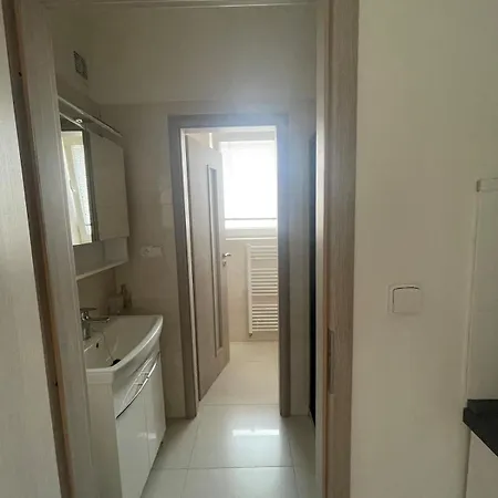 Modern And Cozy Flat, 10 Min By Tram From Centre * 브르노
