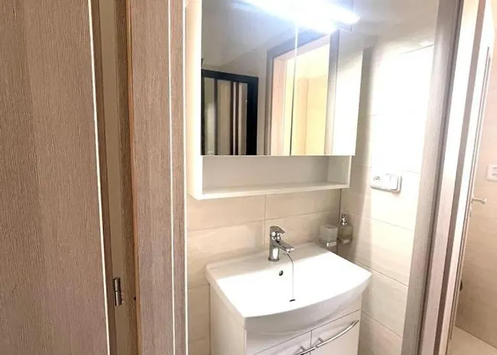 Apartamento Modern And Cozy Flat, 10 Min By Tram From Centre